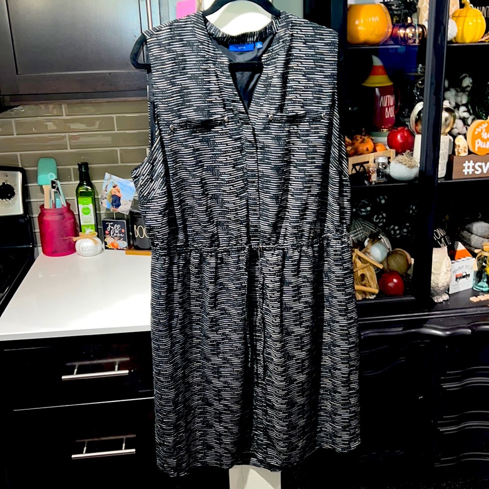 Apt 9 Black Geometric Design Sleeveless dress with belted waist